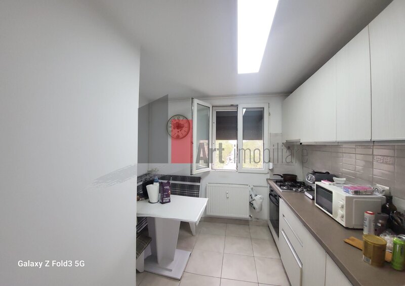 Trapezului Apartament 3 camere decomandat